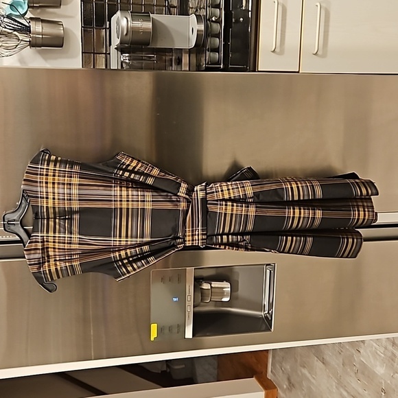 💕PENDLETON💕 Holiday Dress 100% Tafetta Silk ~ Black & Gold Tartan Plaid 18 - Picture 3 of 9